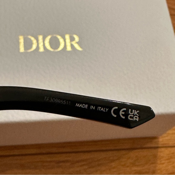 🚫 SOLD on Mercari: DIOR Wildior rectangular-frame sunglasses - Picture 7 of 15